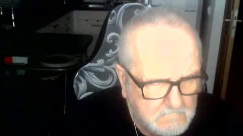 expandetlaugh63 online show from 24, 4, 2026