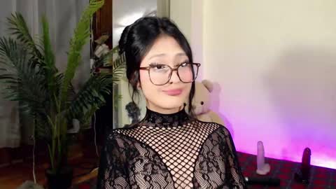 Snapshot of expensive_candyx chatting on 5, 1, 2025 Candy online show from 5, 1, 2025