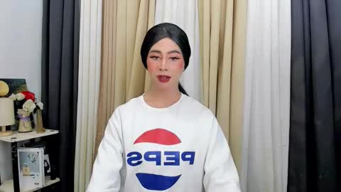 Snapshot of expensive_elise chatting on 12, 2, 2026 expensive_elise online show from 12, 2, 2026