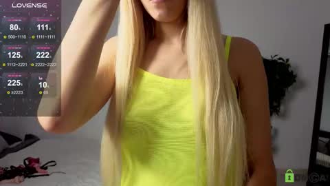 M4ry  online show from 29, 10, 2025