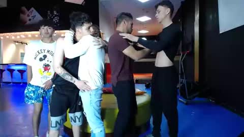 extrangers online show from 11, 2, 2025