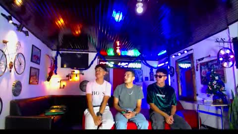 extrangers online show from 17, 12, 2025