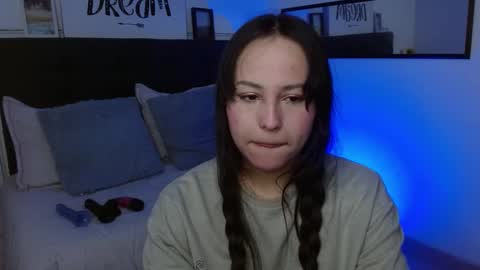 Snapshot of eymmy_24 chatting on 17, 9, 2025 eymmy_24 online show from 17, 9, 2025