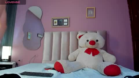 Snapshot of eytan_20 chatting on 3, 5, 2026 EYTAN online show from 3, 5, 2026