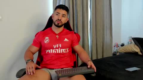 Ezzio Scolaro online show from 11, 3, 2026