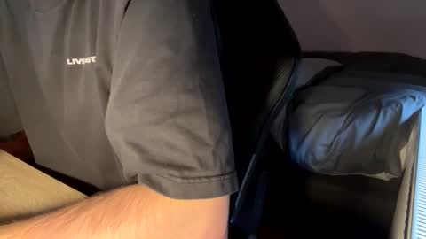 Snapshot of fabian_196 chatting on 19, 12, 2024 Call me bitch online show from 19, 12, 2024