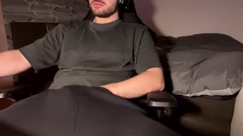 Snapshot of fabian_196 chatting on 27, 1, 2025 Call me bitch online show from 27, 1, 2025