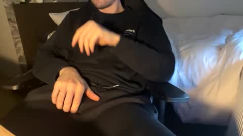 Snapshot of fabian_196 chatting on 9, 2, 2025 Call me bitch online show from 9, 2, 2025