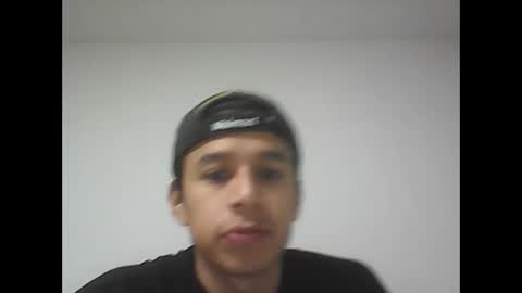 Snapshot of fabiar11 chatting on 28, 10, 2025 R online show from 28, 10, 2025