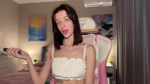 Bloom  online show from 19, 10, 2025