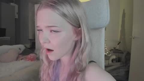 Snapshot of fairy_casey chatting on 14, 2, 2025 fairy_casey online show from 14, 2, 2025