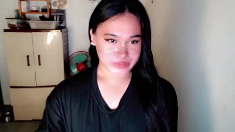 Snapshot of fairy_cuddle chatting on 1, 6, 2026 call me shanaia online show from 1, 6, 2026