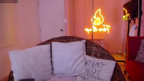 Snapshot of fairy_sweet_ chatting on 5, 11, 2025 FAIRY online show from 5, 11, 2025