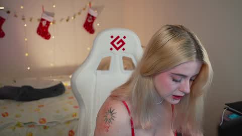 Snapshot of fairyvi chatting on 18, 12, 2024 Vi online show from 18, 12, 2024