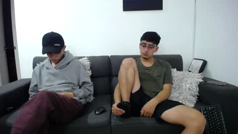 Snapshot of fallgays chatting on 26, 1, 2025 FallGays online show from 26, 1, 2025