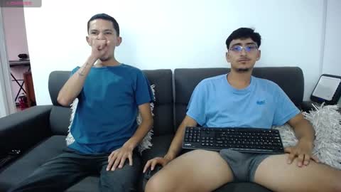 Snapshot of fallgays chatting on 16, 2, 2025 FallGays online show from 16, 2, 2025