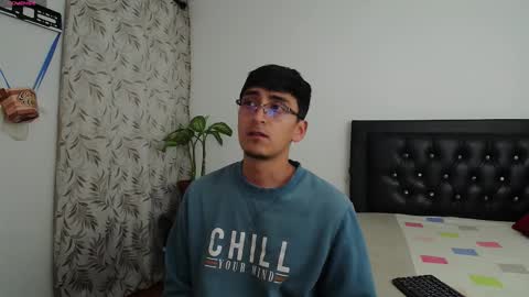 Snapshot of fallgays chatting on 24, 9, 2025 FallGays online show from 24, 9, 2025