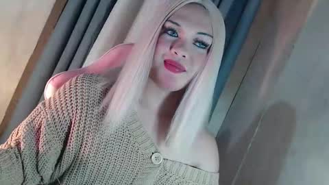 DANIELLA - DONT FORGET TO GIVE ME A THUMBSU UP online show from 13, 3, 2026