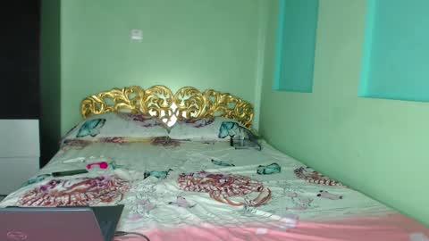 farfalina online show from 8, 3, 2026