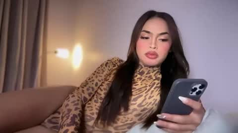 Snapshot of farrahmoanx chatting on 8, 6, 2026 farrahmoanx online show from 8, 6, 2026
