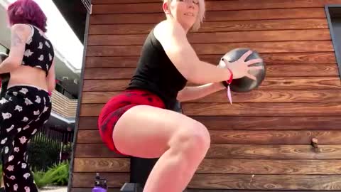  Lily  Waifu  online show from 21, 4, 2026