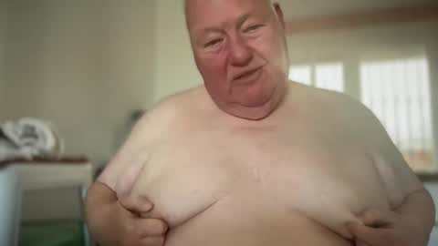 Snapshot of fatslutcutey chatting on 2, 12, 2024 fatslutcutey online show from 2, 12, 2024