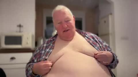 Snapshot of fatslutcutey chatting on 25, 12, 2024 fatslutcutey online show from 25, 12, 2024