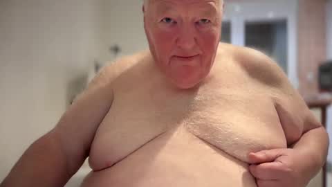 Snapshot of fatslutcutey chatting on 31, 12, 2024 fatslutcutey online show from 31, 12, 2024