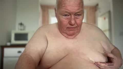 Snapshot of fatslutcutey chatting on 1, 1, 2025 fatslutcutey online show from 1, 1, 2025