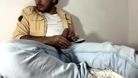 Snapshot of favid95 chatting on 3, 12, 2024 favid95 online show from 3, 12, 2024