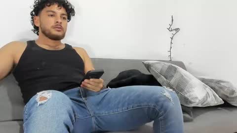 Snapshot of favid95 chatting on 2, 2, 2025 favid95 online show from 2, 2, 2025