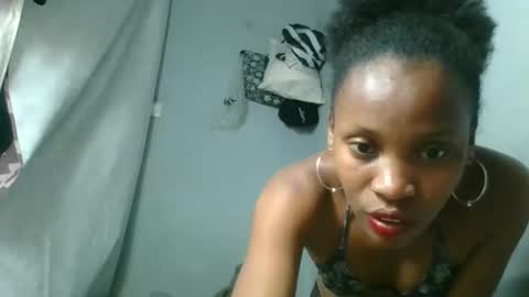 Snapshot of fayence09 chatting on 17, 9, 2025 fayence09 online show from 17, 9, 2025