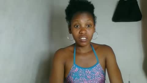 Snapshot of fayence09 chatting on 13, 10, 2025 fayence09 online show from 13, 10, 2025