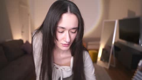 Snapshot of feel_our_vibe chatting on 7, 5, 2026 Daniela online show from 7, 5, 2026