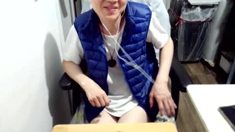 Snapshot of felixlau chatting on 20, 12, 2025 felixlau online show from 20, 12, 2025