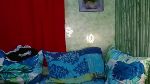 feminine_tsx online show from 23, 12, 2024