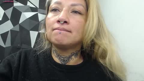 Snapshot of fenix_purple chatting on 26, 10, 2025 FENIX online show from 26, 10, 2025