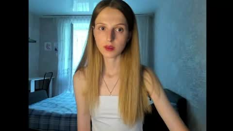 Snapshot of feralberry_dina chatting on 7, 7, 2026 Dana online show from 7, 7, 2026