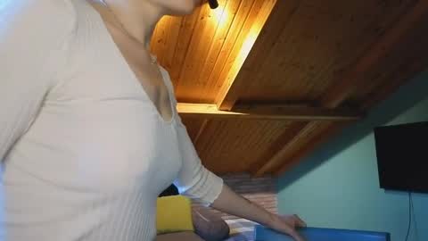 Leya online show from 17, 5, 2026