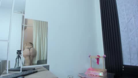 Fernandaclar online show from 18, 11, 2025