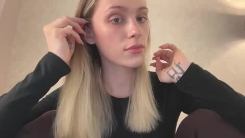 Lisa online show from 28, 11, 2025