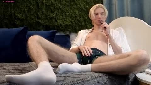 Thomas online show from 4, 12, 2025