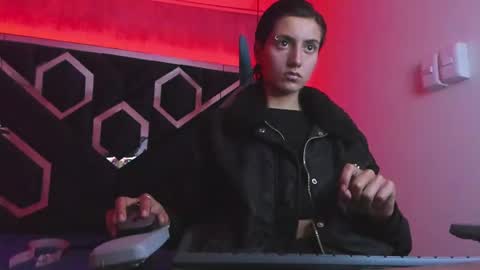   online show from 21, 1, 2025