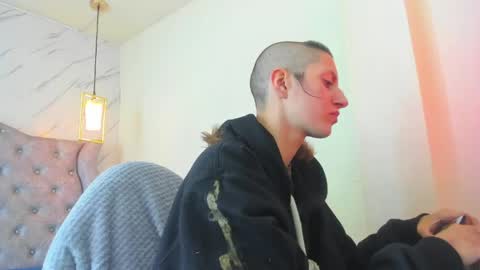   online show from 17, 4, 2026