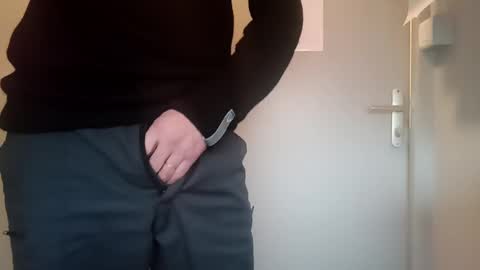 Snapshot of fifi010203 chatting on 7, 12, 2024 fifi010203 online show from 7, 12, 2024