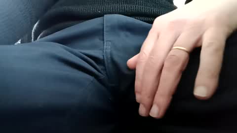 Snapshot of fifi010203 chatting on 1, 2, 2025 fifi010203 online show from 1, 2, 2025