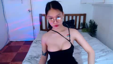 Snapshot of filipina_sassyqirl19xxx chatting on 18, 9, 2025 sweet online show from 18, 9, 2025