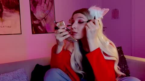 Snapshot of filipinaadams chatting on 22, 12, 2024 cap and Lana  online show from 22, 12, 2024