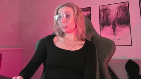 Snapshot of filipinaadams chatting on 2, 3, 2025 cap and Lana  online show from 2, 3, 2025