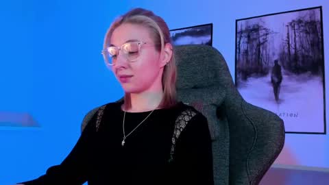 Snapshot of filipinaadams chatting on 6, 3, 2025 cap and Lana  online show from 6, 3, 2025